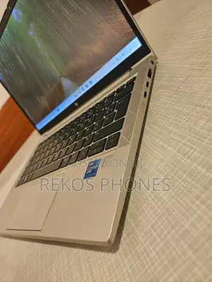 New Laptop HP EliteBook 830 G8 8GB Intel Core i5 SSD 256GB