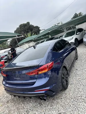 Hyundai Elantra Sport Sedan FWD (1.6L 4cyl 6M) 2017 Blue