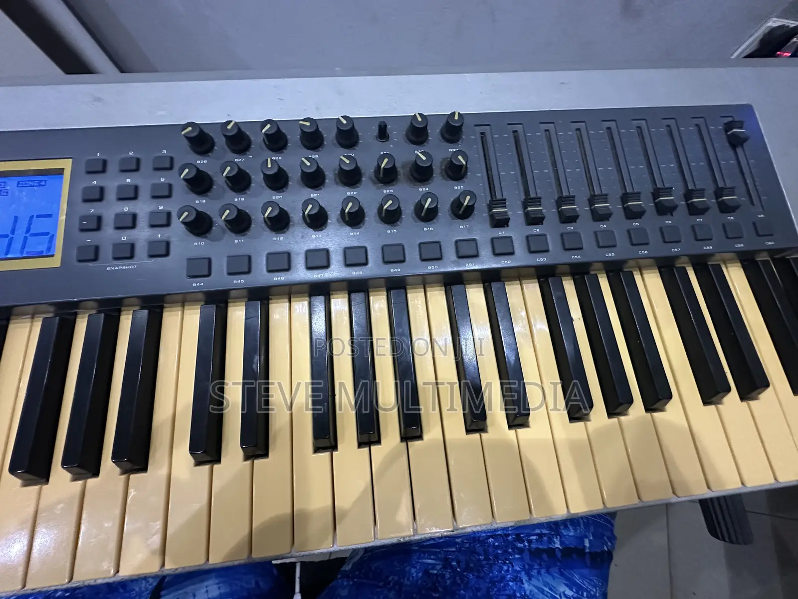 M-Audio Keystation 88 MIDI Keyboard