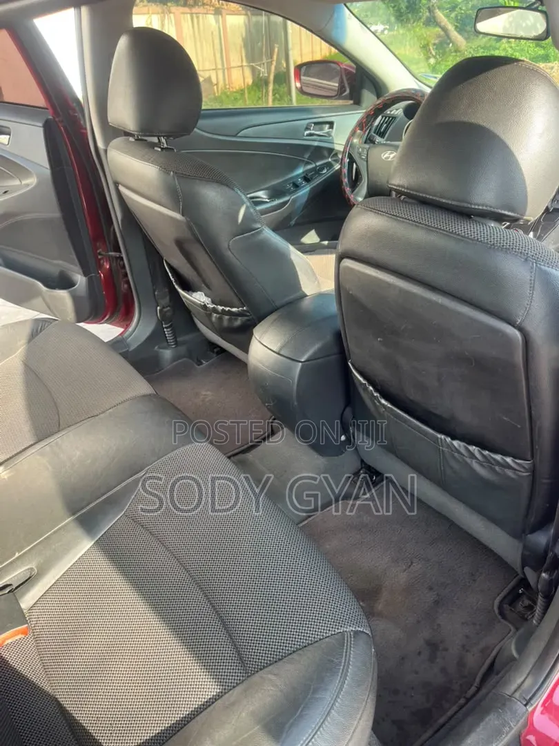 Hyundai Sonata 2012 Red