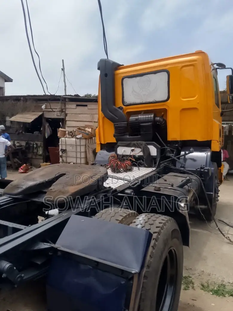 Trailer Head