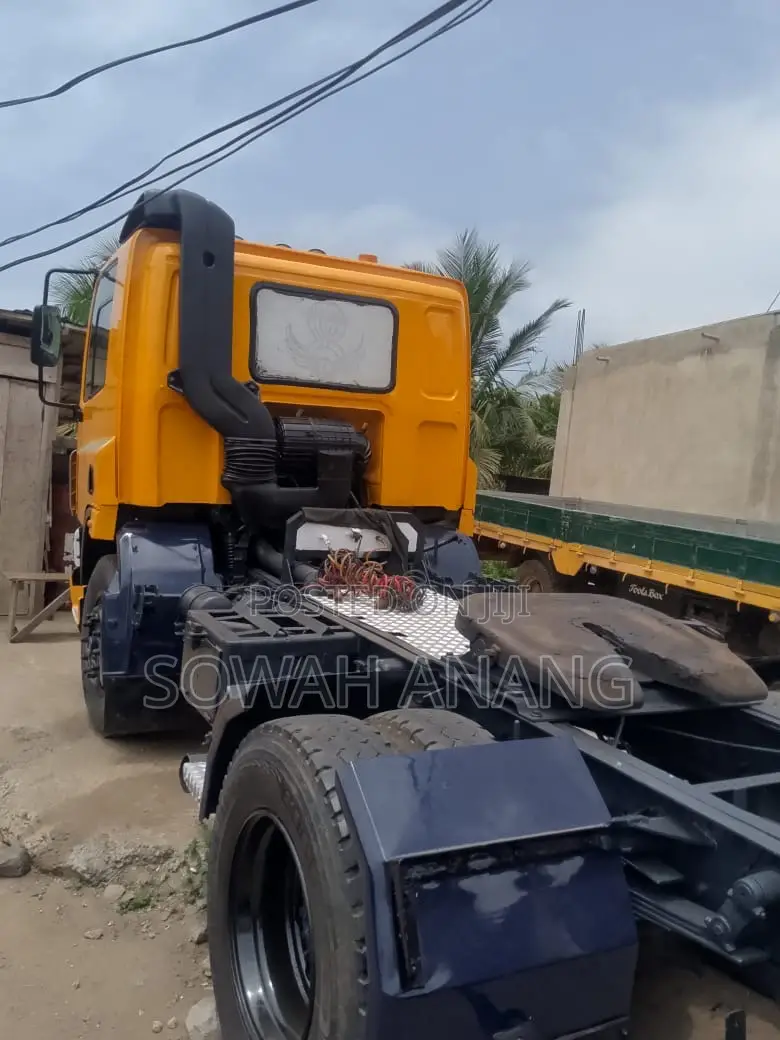 Trailer Head