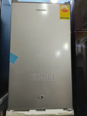 Innova Tabletop Fridge With a Single Door