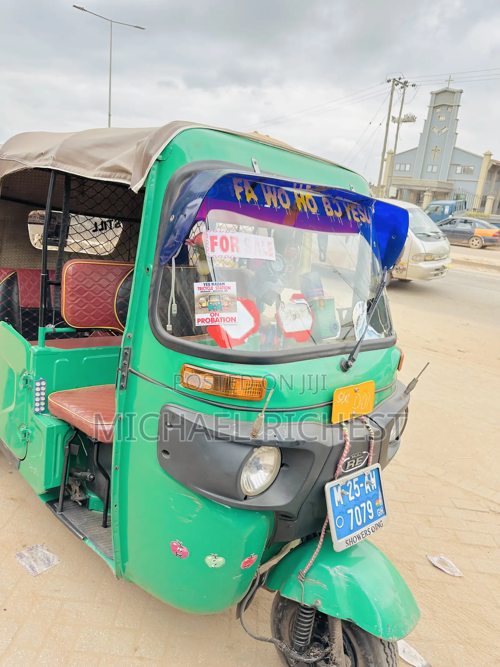 Bajaj RE 2025 Green