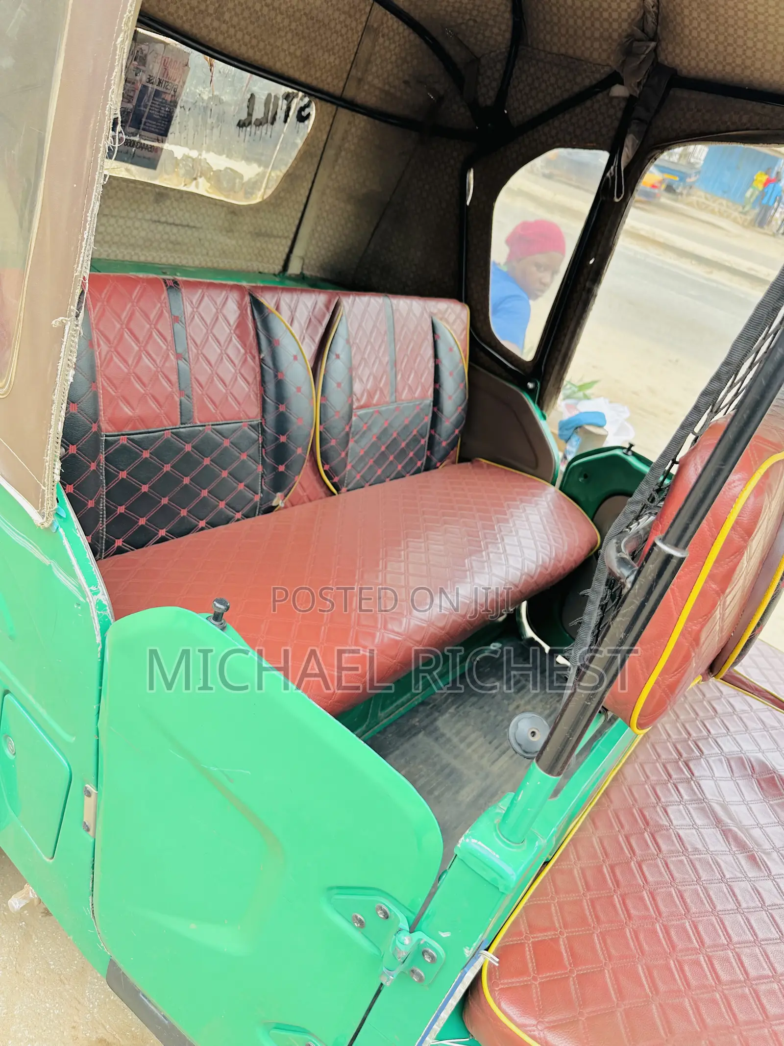 Bajaj RE 2025 Green