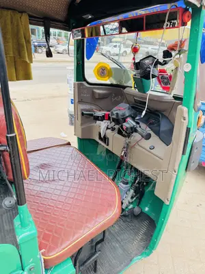 Bajaj RE 2025 Green