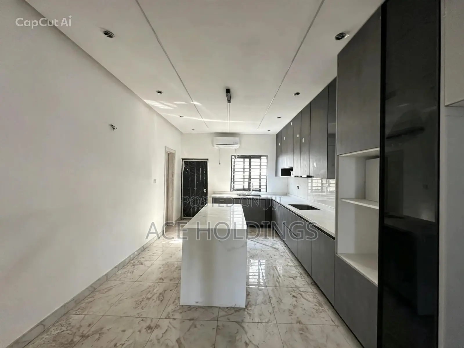 4bdrm House in Lakeside for sale