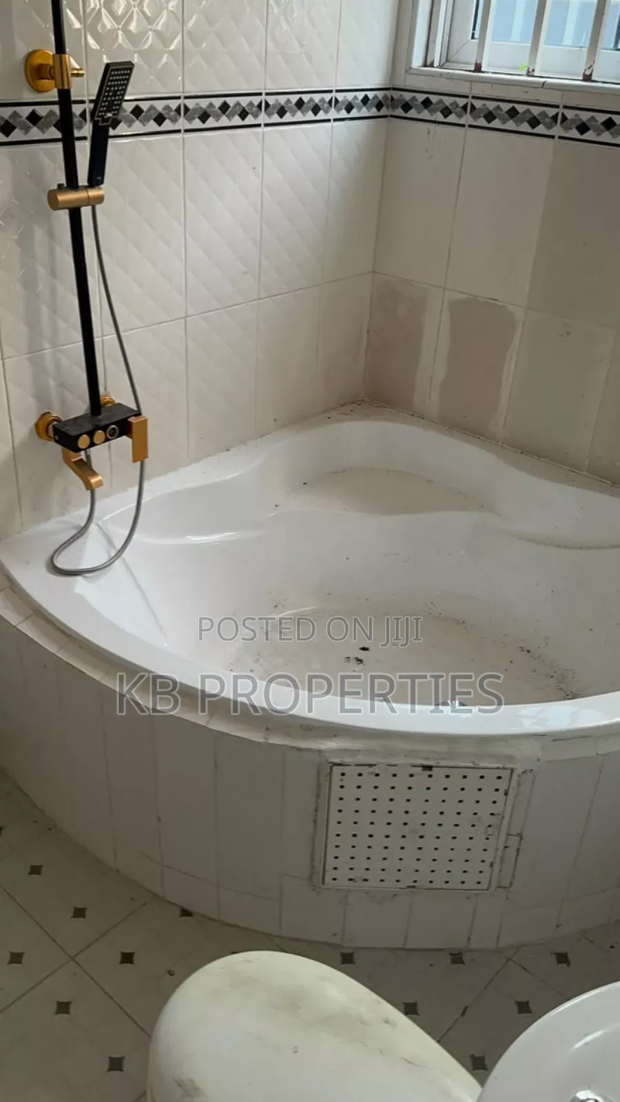 3bdrm House in Kb Properties, Baatsona Total for rent