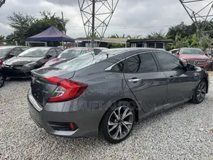 Honda Civic Touring Sedan 2019 Gray