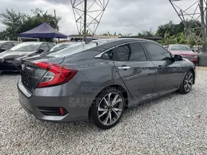 Honda Civic Touring Sedan 2019 Gray