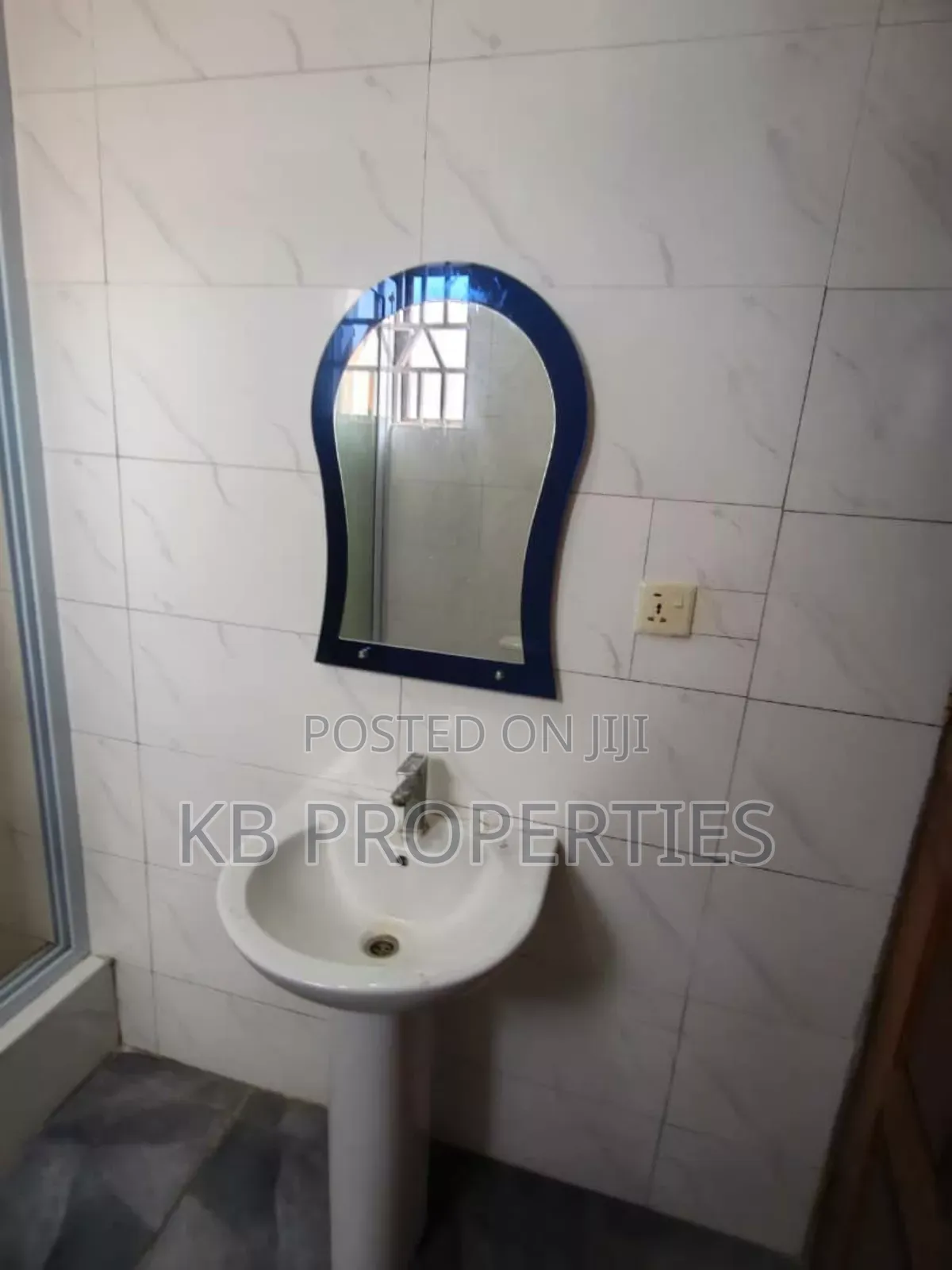 4bdrm House in Kb Properties, Baatsona Total for sale