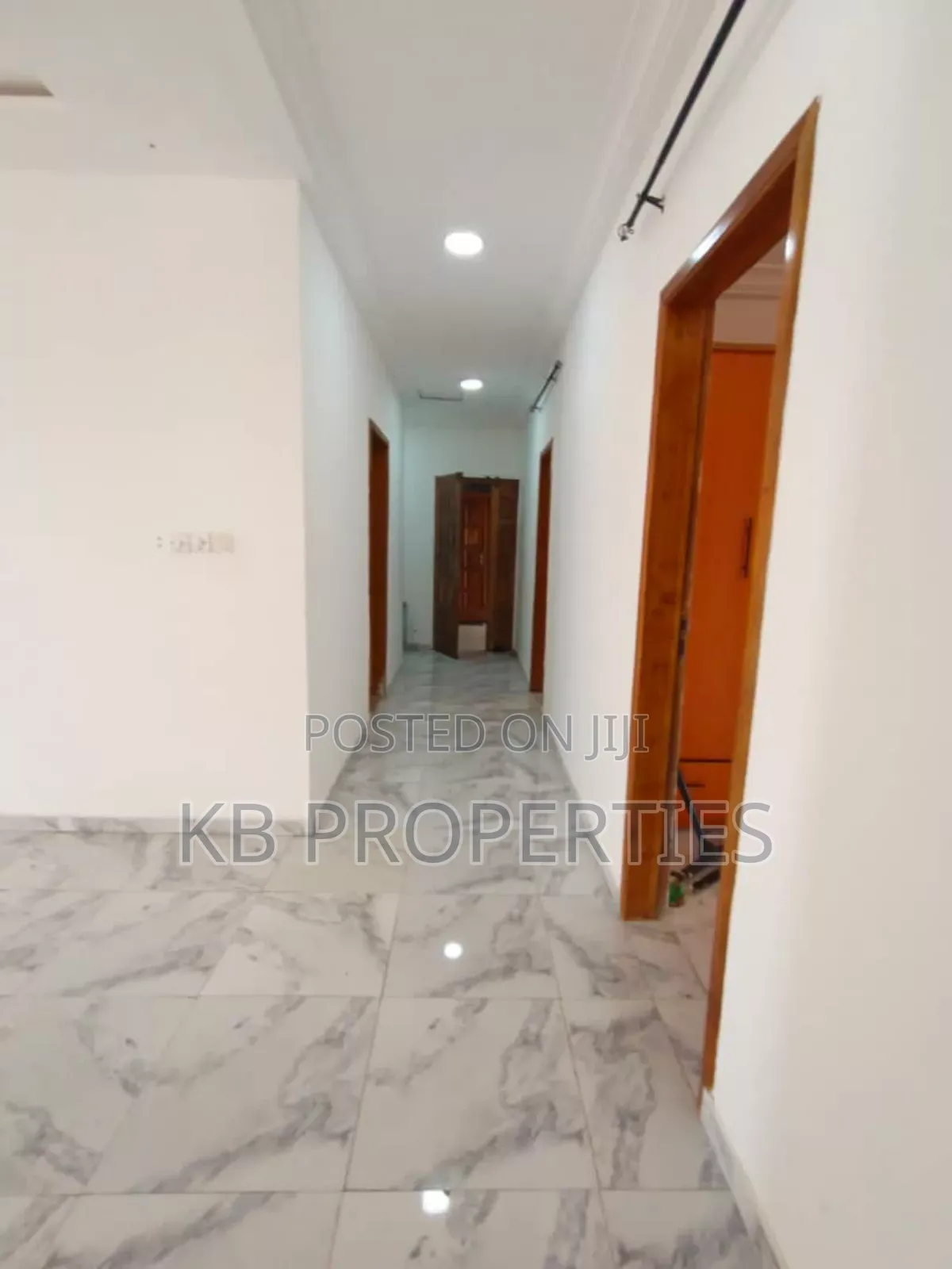 4bdrm House in Kb Properties, Baatsona Total for sale