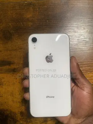Apple iPhone XR 64 GB White