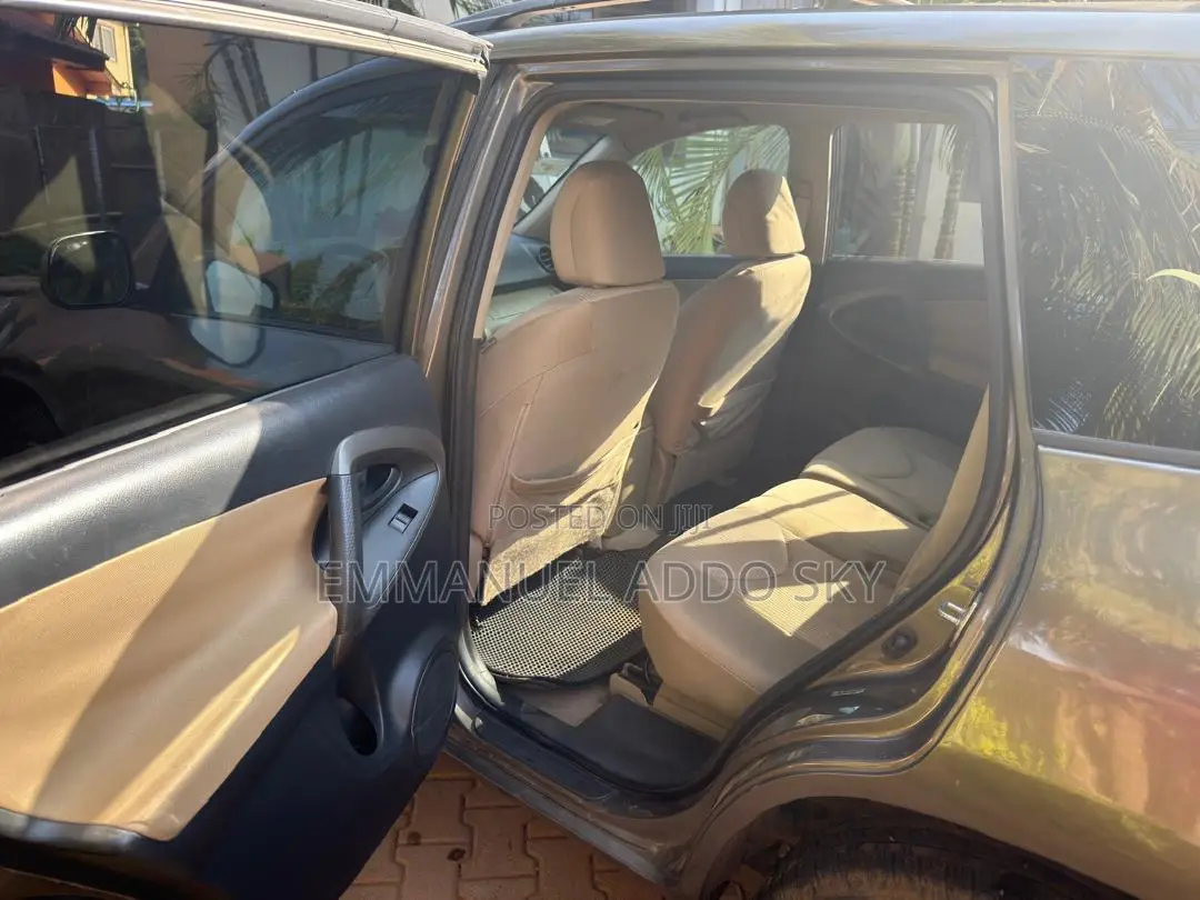Toyota RAV4 2012 Brown