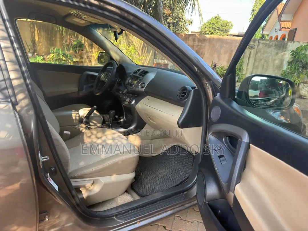 Toyota RAV4 2012 Brown