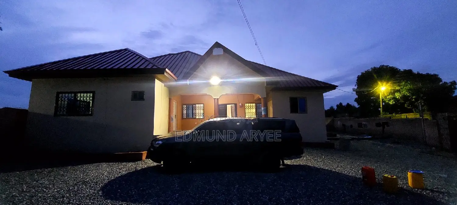4bdrm House in Awutu Senya East Municipal for rent