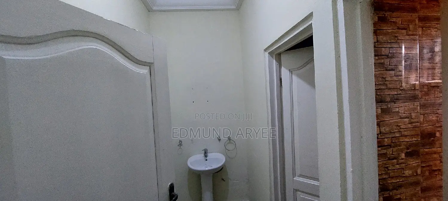 4bdrm House in Awutu Senya East Municipal for rent