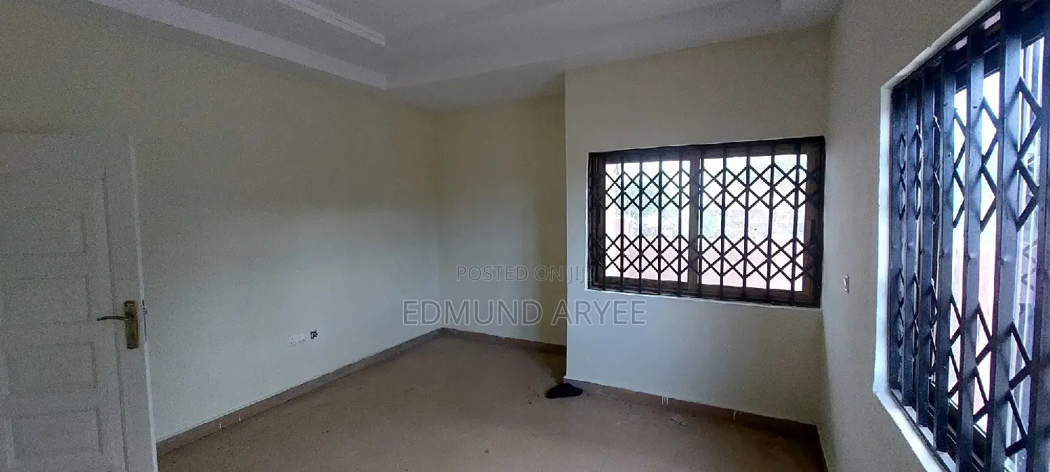 4bdrm House in Awutu Senya East Municipal for rent