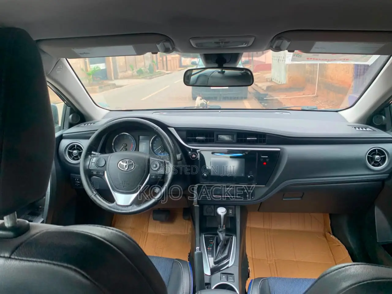 Toyota Corolla SE 4dr Sedan (1.8L 4cyl CVT) 2017 Blue