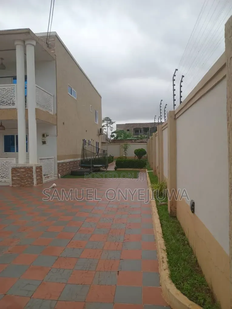 Furnished 4bdrm Duplex in Regi Manuel, Frafraha for sale