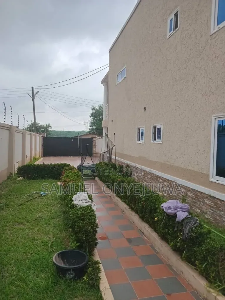 Furnished 4bdrm Duplex in Regi Manuel, Frafraha for sale
