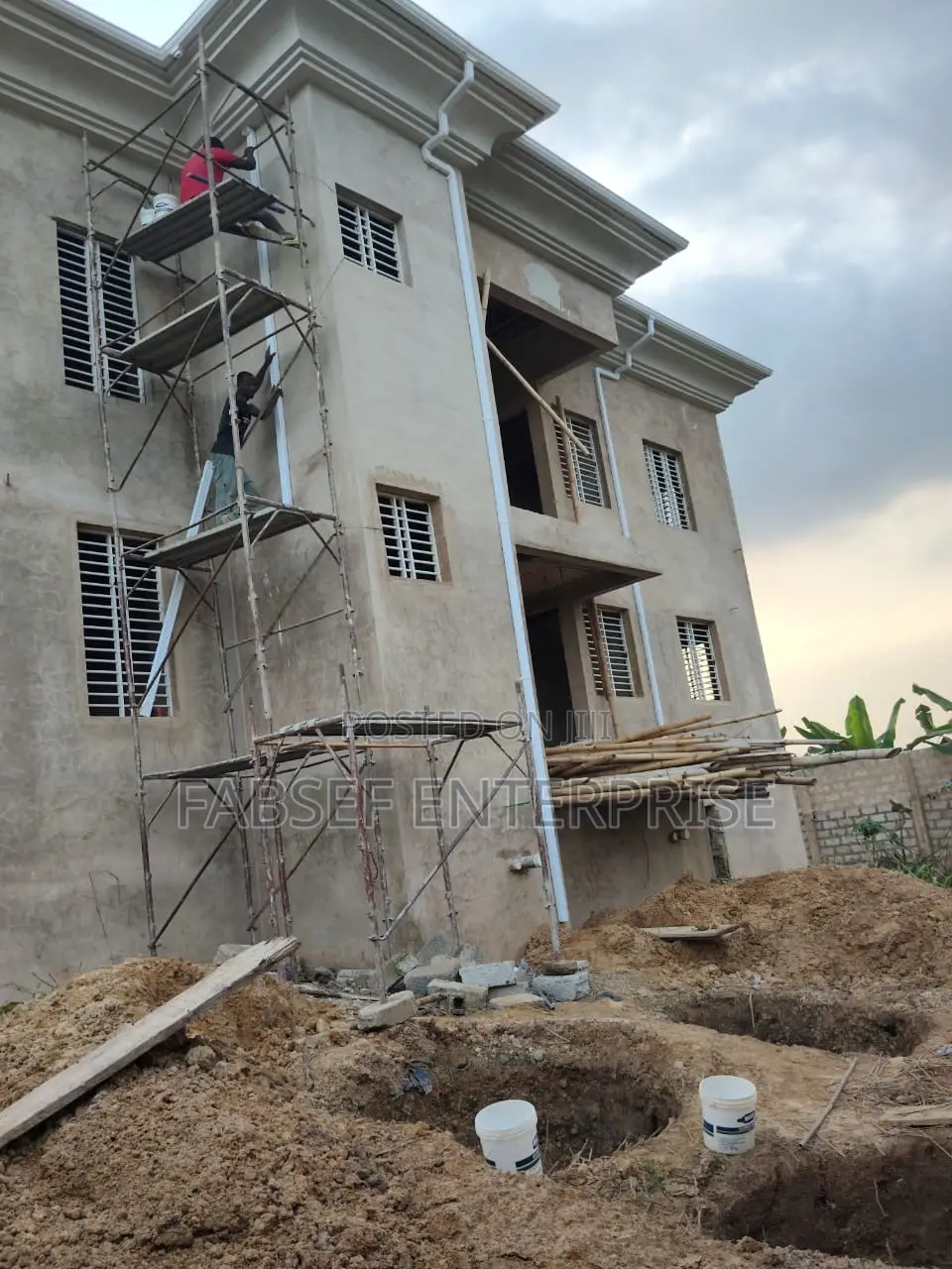 6bdrm Apartment in Ejisu-Juaben Municipal for sale