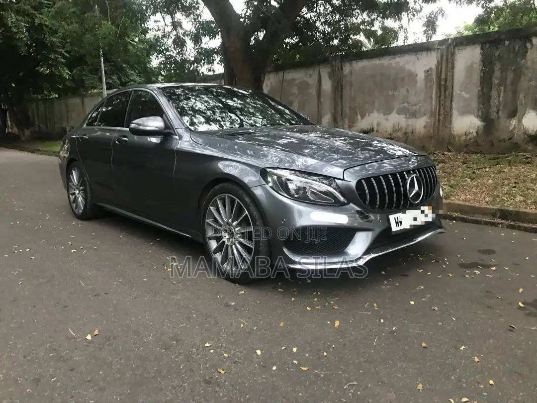 Mercedes-Benz C300 2018 Gray