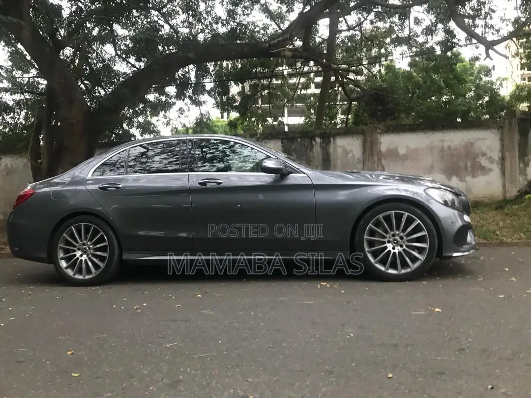 Mercedes-Benz C300 2018 Gray
