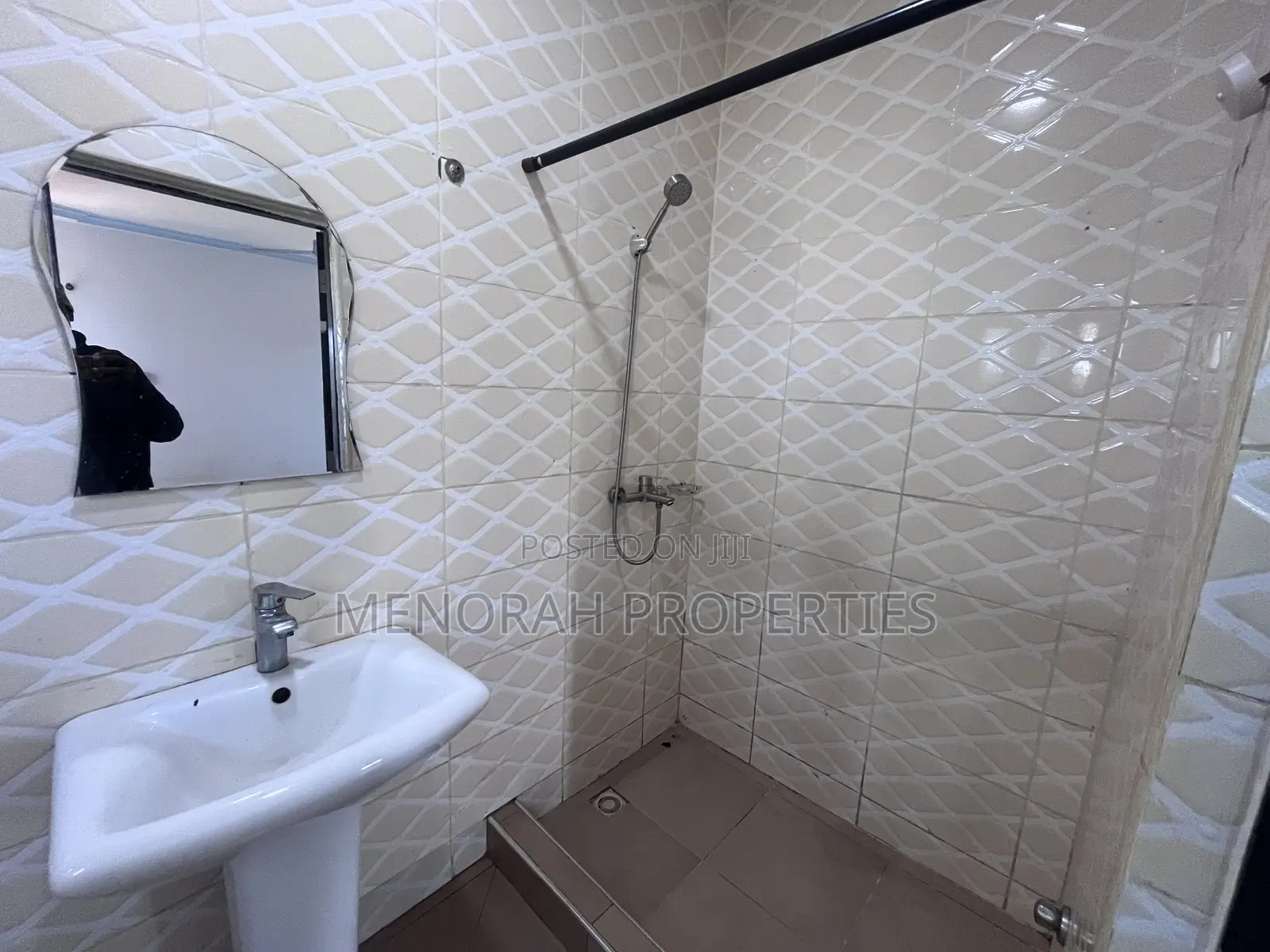2bdrm Apartment in Adenta Commandos for rent