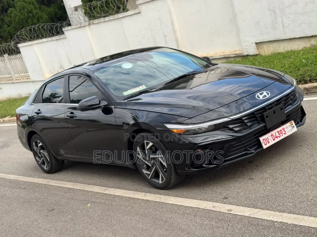 Hyundai Elantra Limited IVT 2025 Black