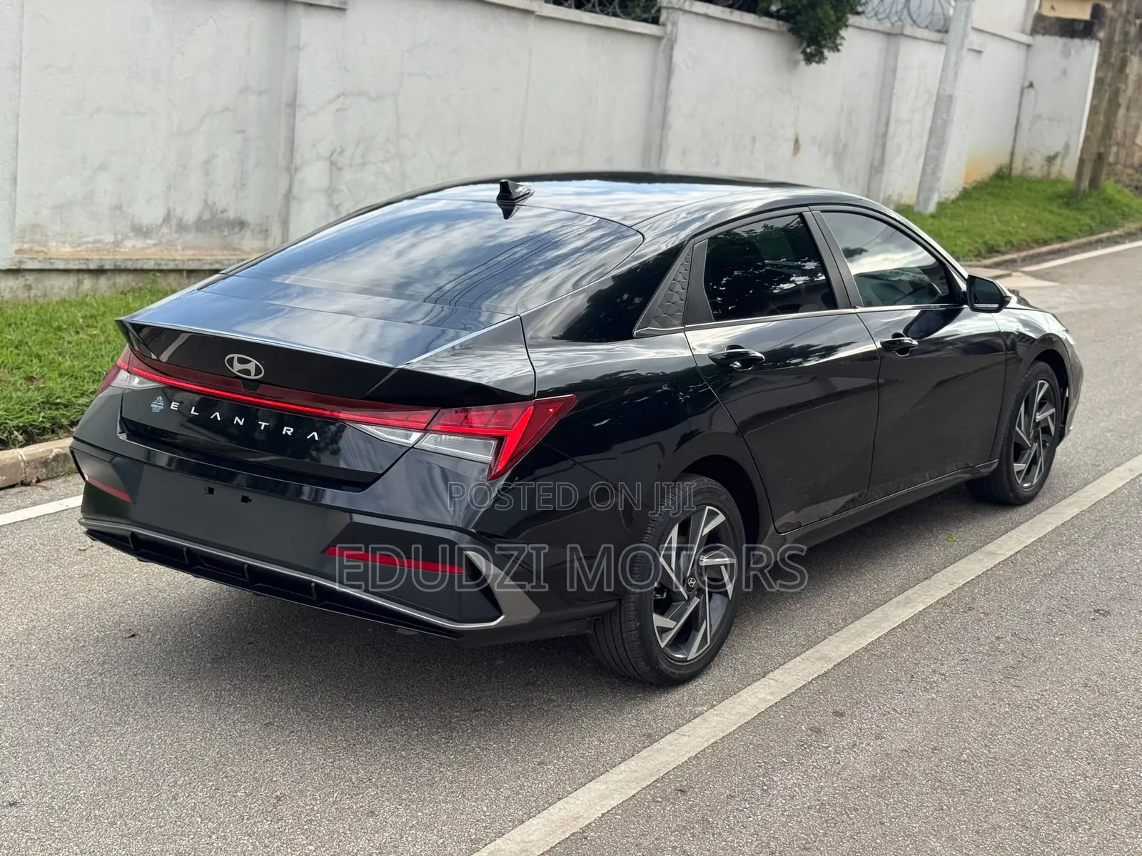 Hyundai Elantra Limited IVT 2025 Black