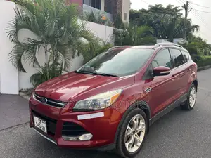 Ford Escape Titanium 4dr SUV (1.6L 4cyl Turbo 6A) 2014 Maroon
