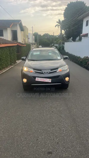 Toyota RAV4 Limited 4dr SUV (2.5L 4cyl 6A) 2015 Gray