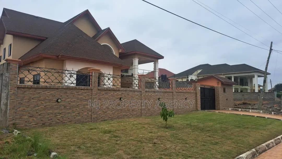 Furnished 5bdrm House in Hfc Estates Phase, Community 25 for rent