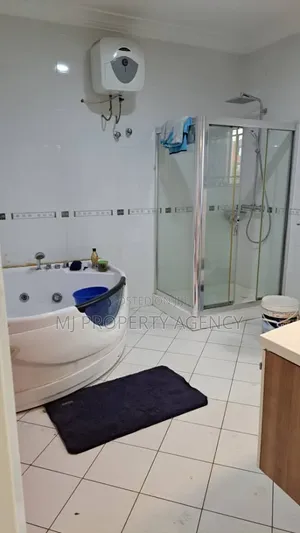 Furnished 5bdrm House in Hfc Estates Phase, Community 25 for rent