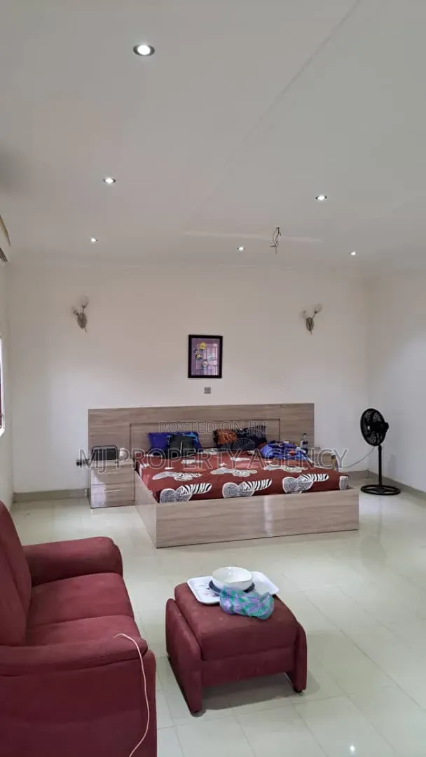 Furnished 5bdrm House in Hfc Estates Phase, Community 25 for rent