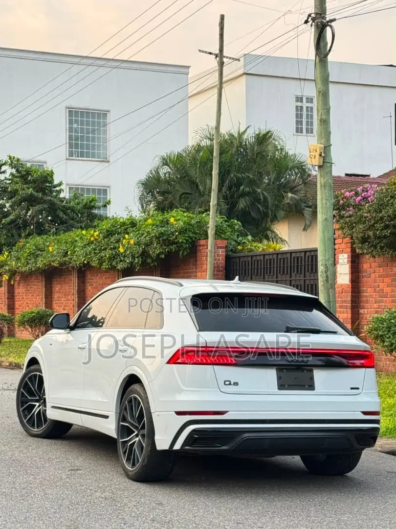 Audi Q8 2021 White
