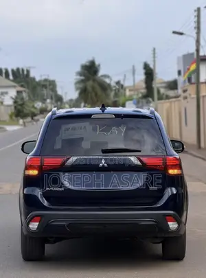 Mitsubishi Outlander 2020 Blue