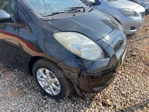 Toyota Vitz 2010 Black