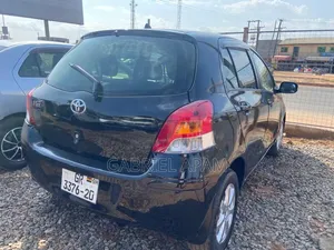 Toyota Vitz 2010 Black