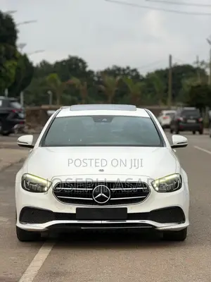 Mercedes-Benz E200 2023 White