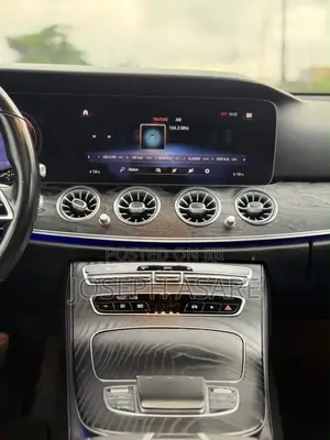 Mercedes-Benz E200 2023 White