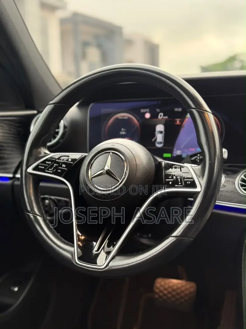 Mercedes-Benz E200 2023 White