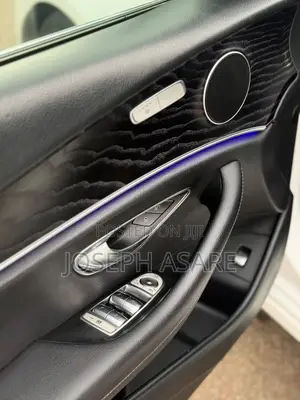 Mercedes-Benz E200 2023 White