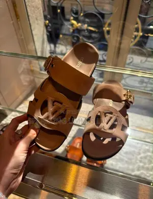 Elegant Louise Vitton Isola Sandal