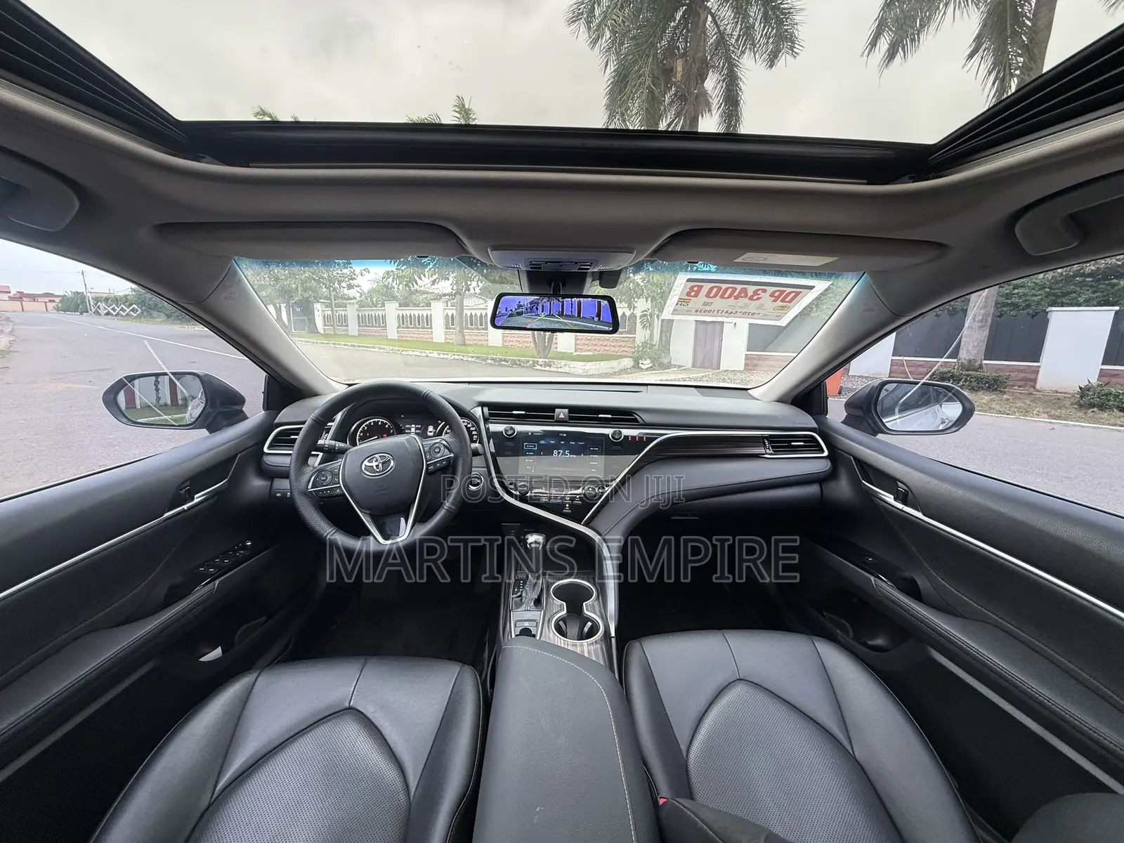 Toyota Camry XLE FWD 2020 Silver