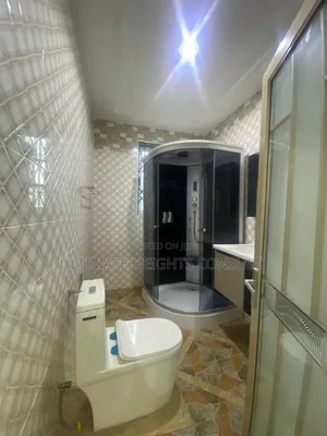 3bdrm Apartment in Lapaz Race Course, Nyanmekye for rent