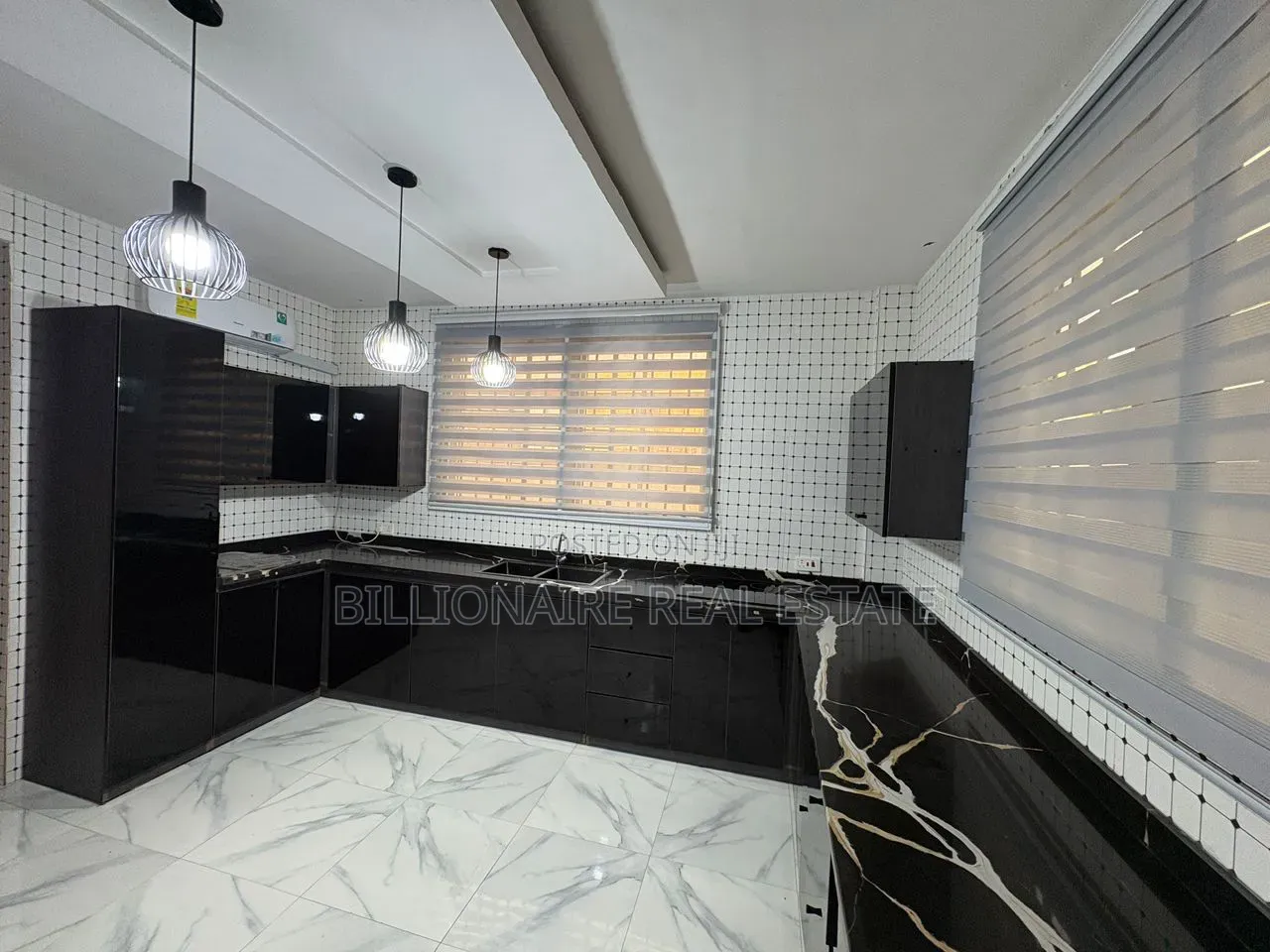 6bdrm Mansion in Abrepo, Kumasi Metropolitan for sale