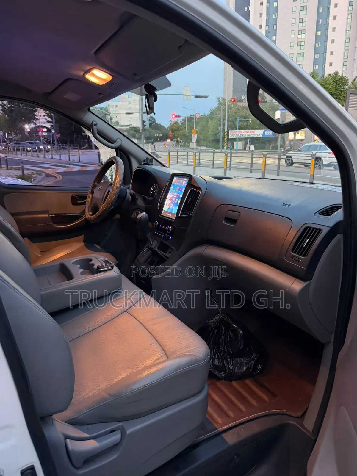 Hyundai Starex 2019 White