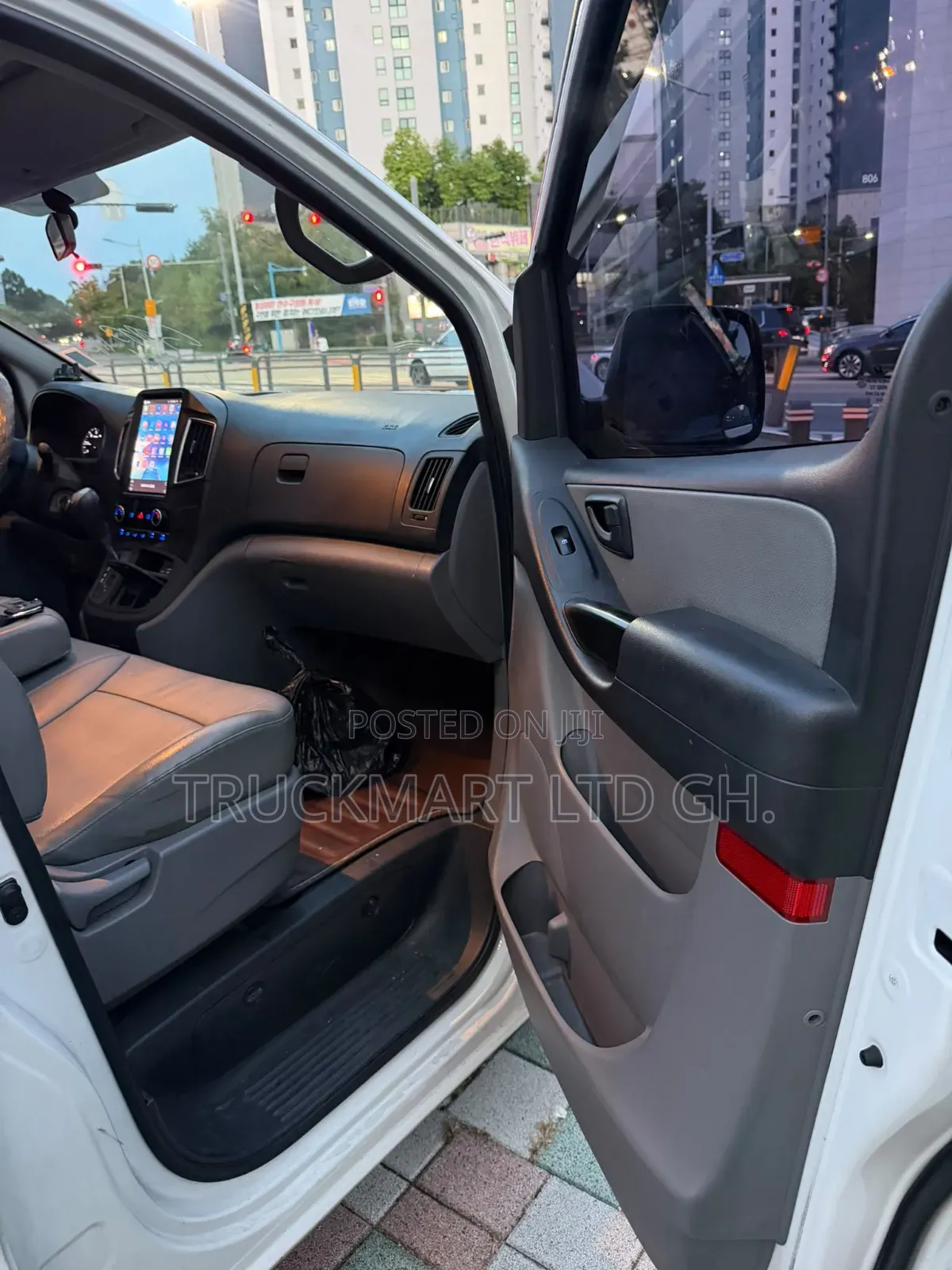 Hyundai Starex 2019 White